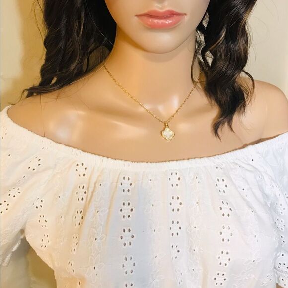 Clover Necklace Mother pearl(WHITE) - Picture 5 of 5